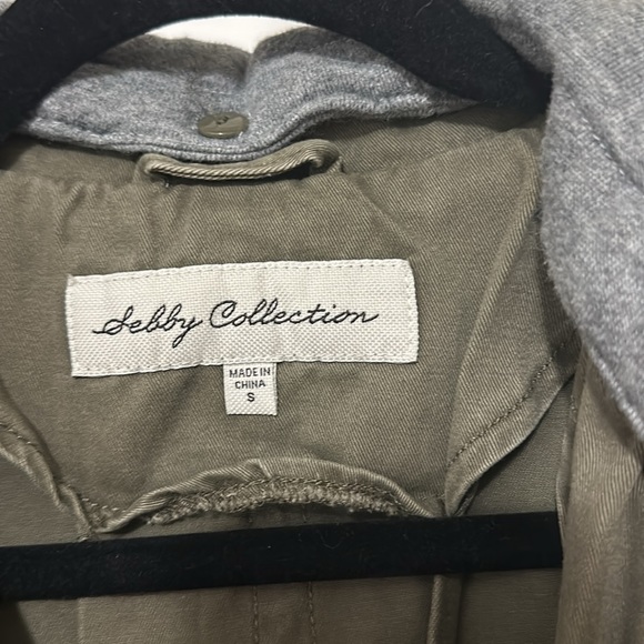 Light jacket- size small - Picture 3 of 7